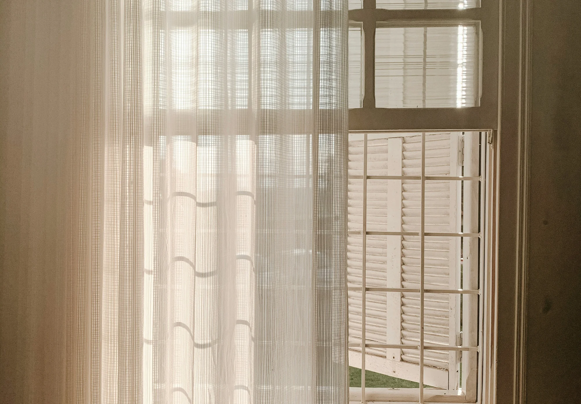 drapes-curtains